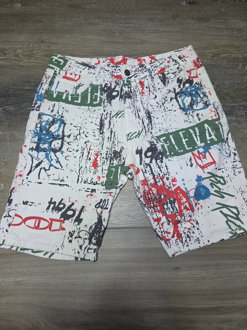 Men's Graffiti Print Denim Shorts Size 34 White Multicolor